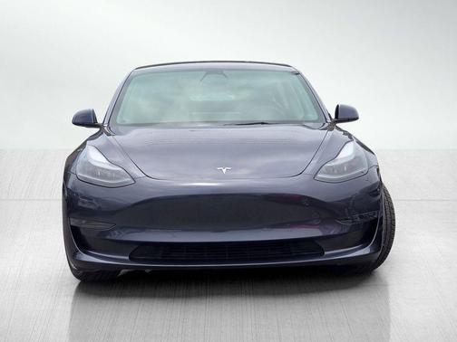 Midnight Silver Metallic 2023 Tesla Model 3 Standard Range