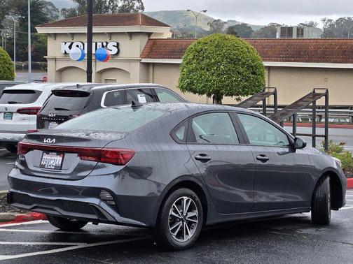 Gravity Gray 2022 Kia Forte LXS