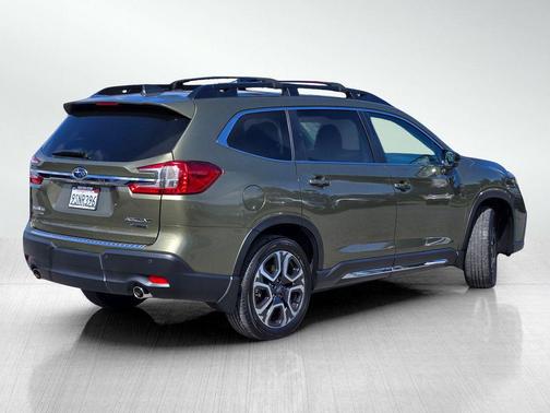 Autumn Green Metallic 2025 Subaru Ascent Limited 7-Passenger