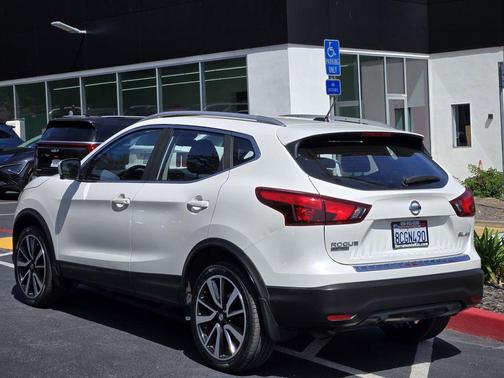 2017 Nissan Rogue Sport SL