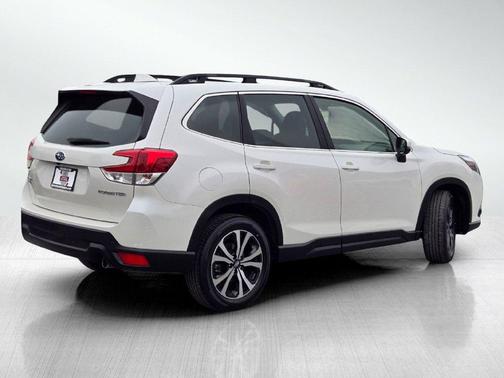 Crystal White Pearl 2023 Subaru Forester Limited