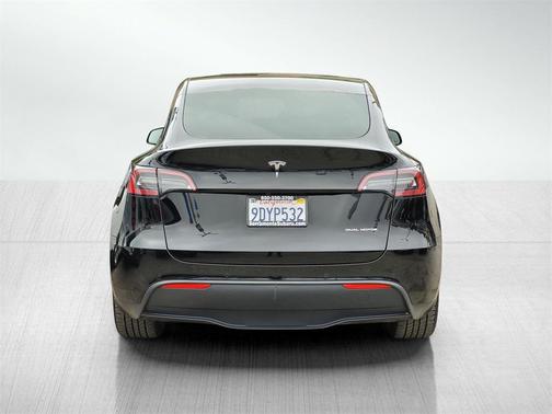 2022 Tesla Model Y Long Range Dual Motor All-Wheel Drive
