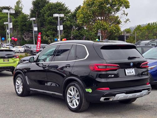 Jet Black 2023 BMW X5 PHEV xDrive45e