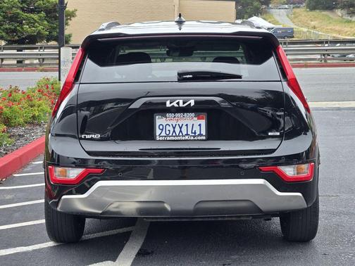 Aurora Black Pearl 2023 Kia Niro SX