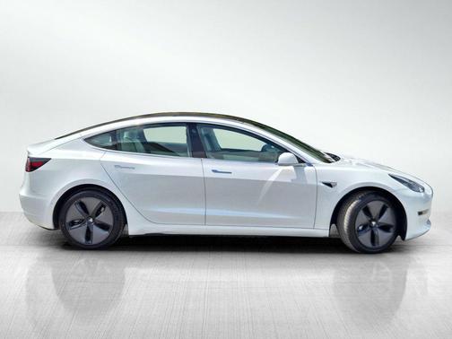 Pearl White Multi-Coat 2018 Tesla Model 3 Long Range