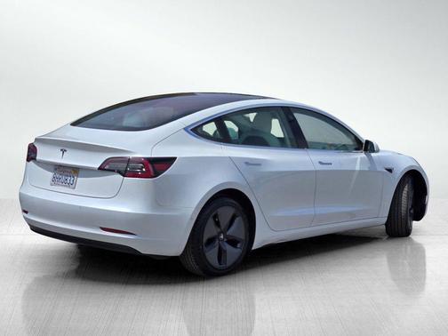 Pearl White Multi-Coat 2018 Tesla Model 3 Long Range