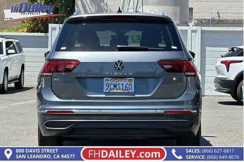 Platinum Gray Metallic 2022 Volkswagen Tiguan 2.0T SE