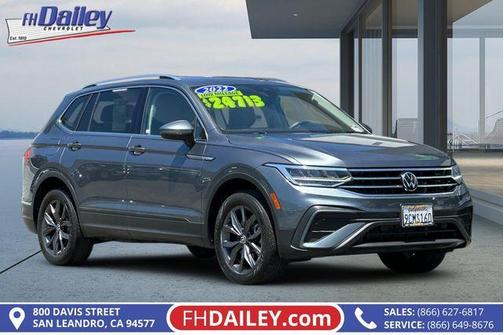 Platinum Gray Metallic 2022 Volkswagen Tiguan 2.0T SE