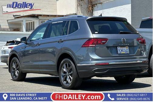 Platinum Gray Metallic 2022 Volkswagen Tiguan 2.0T SE