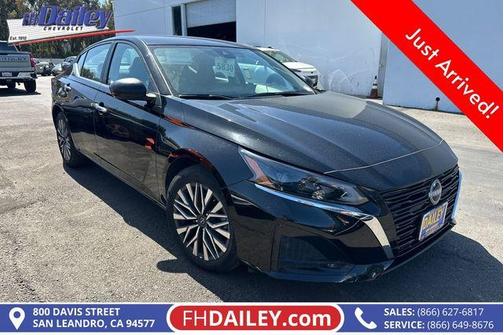 Black 2025 Nissan Altima SV