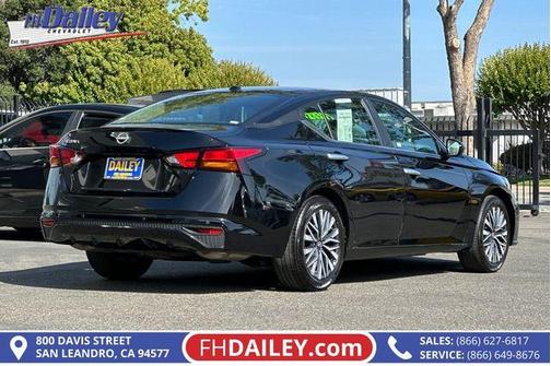 Black 2025 Nissan Altima SV
