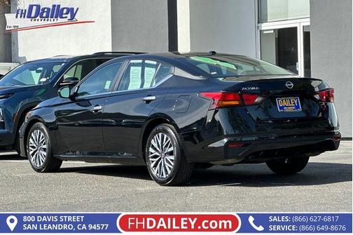 Black 2025 Nissan Altima SV