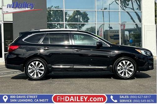 Crystal Black Silica 2017 Subaru Outback 2.5i Touring