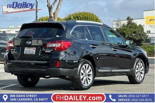Crystal Black Silica 2017 Subaru Outback 2.5i Touring