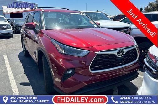 Red 2023 Toyota Highlander XLE