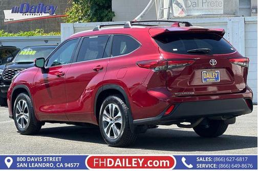 Red 2023 Toyota Highlander XLE