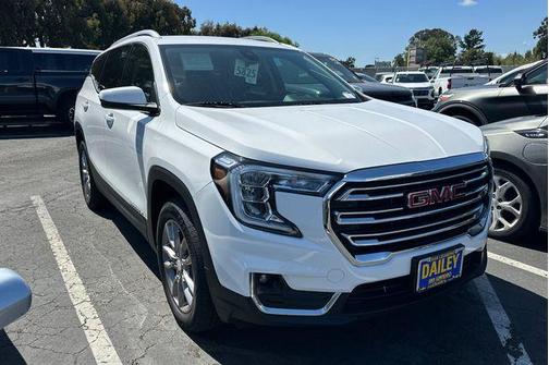 Summit White 2024 GMC Terrain SLT