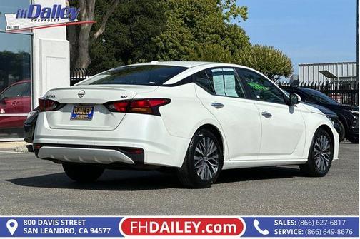 White 2023 Nissan Altima 2.5 SV