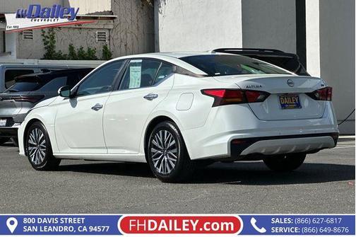 White 2023 Nissan Altima 2.5 SV