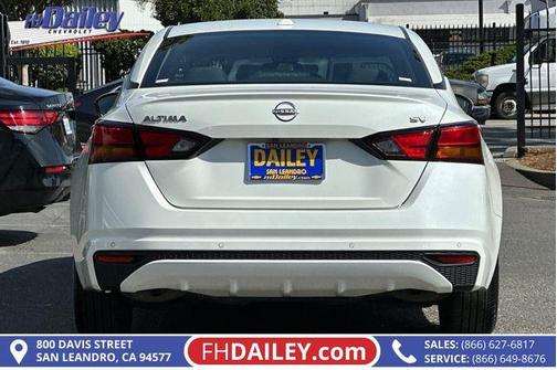 White 2023 Nissan Altima 2.5 SV