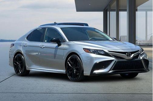 Celestial Silver Metallic 2022 Toyota Camry SE