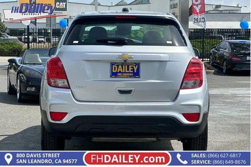 Silver Ice Metallic 2018 Chevrolet Trax LS