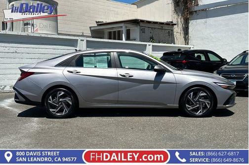 Metal 2025 Hyundai ELANTRA SEL Convenience