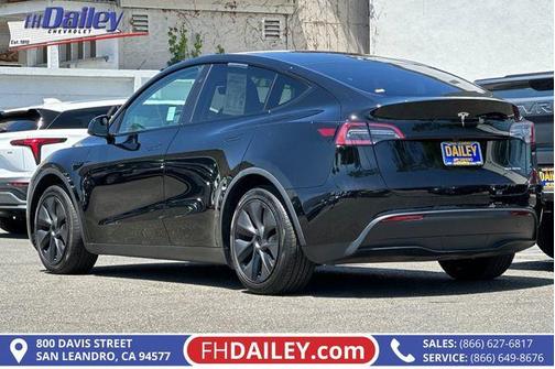 Black 2025 Tesla Model Y Long Range