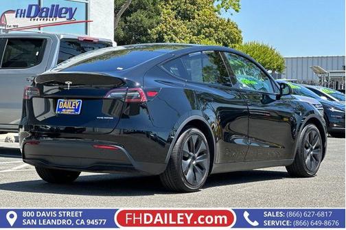 Black 2025 Tesla Model Y Long Range