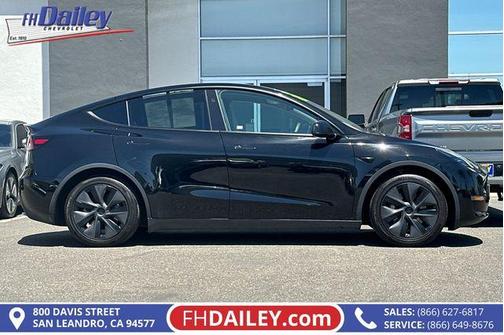 Black 2025 Tesla Model Y Long Range
