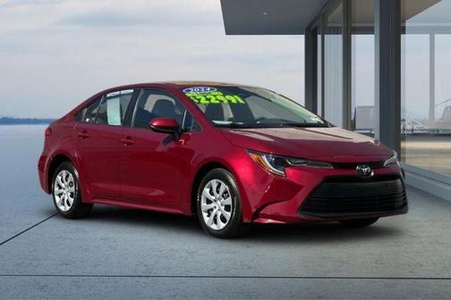 Pearl 2024 Toyota Corolla LE