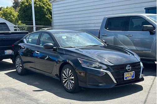 Black 2025 Nissan Altima SV
