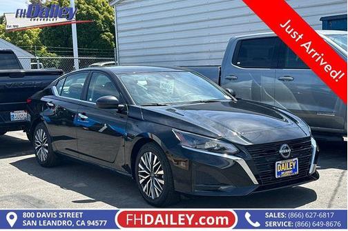 Black 2025 Nissan Altima SV