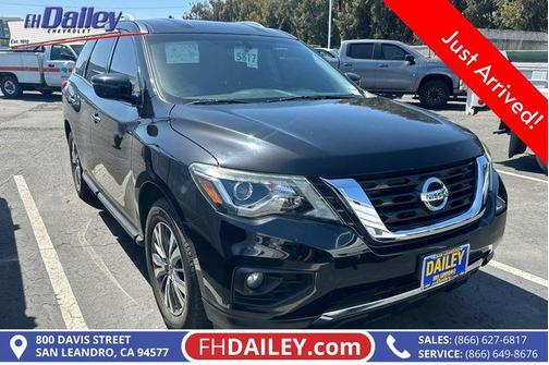 Magnetic Black Pearl 2020 Nissan Pathfinder SV