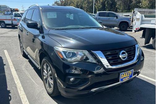 Magnetic Black Pearl 2020 Nissan Pathfinder SV