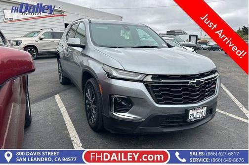 Sterling Gray Metallic 2023 Chevrolet Traverse RS