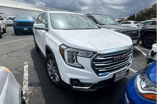 Summit White 2024 GMC Terrain SLT