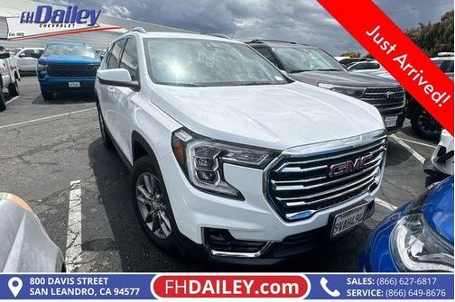 Summit White 2024 GMC Terrain SLT