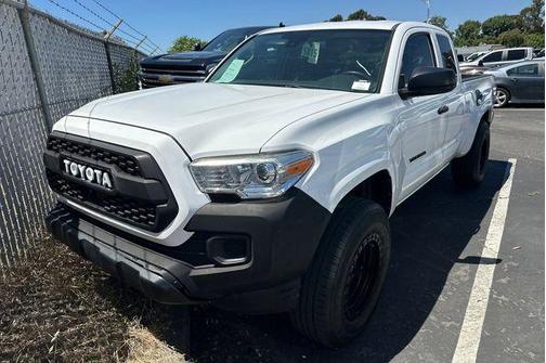 Super White 2018 Toyota Tacoma SR