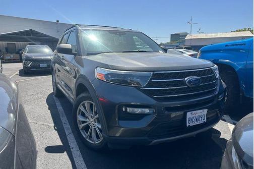 Magnetic 2020 Ford Explorer XLT