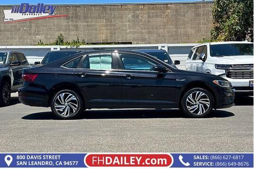 Deep Black Pearl Effect 2021 Volkswagen Jetta 1.4T SEL