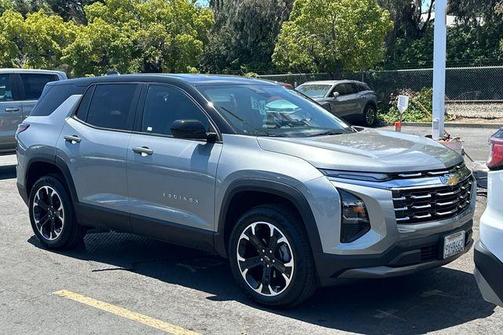 Sterling Gray Metallic 2026 Chevrolet Equinox LT