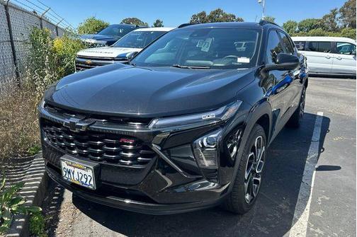 Black Metallic 2024 Chevrolet Trax 2RS
