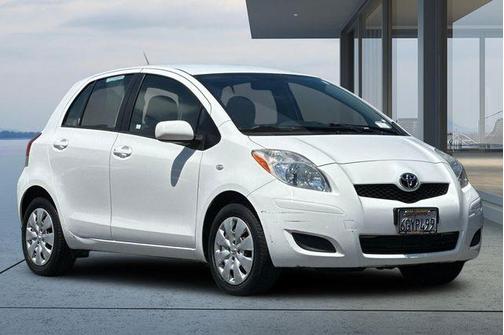 Polar White 2009 Toyota Yaris