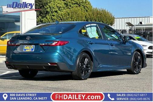 Ocean 2025 Toyota Camry SE