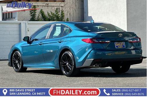 Ocean 2025 Toyota Camry SE