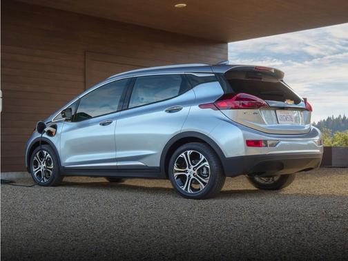Gray Metallic 2019 Chevrolet Bolt EV LT