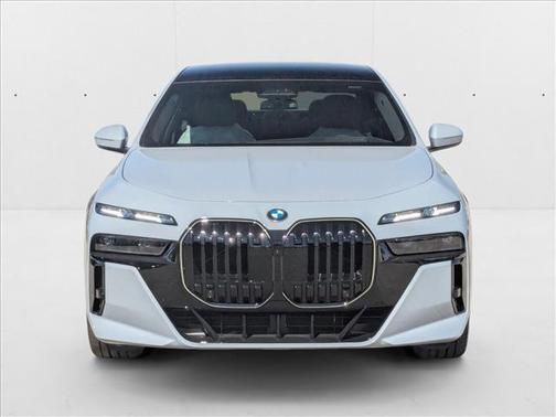 2026 BMW 740 i xDrive
