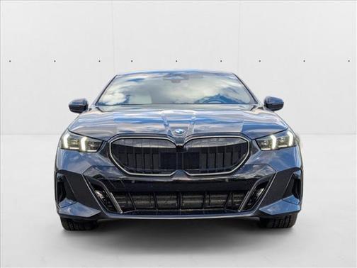 2025 BMW 530 i