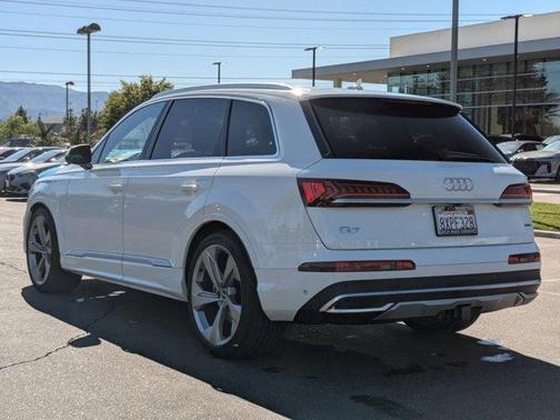 2021 Audi Q7 55 Prestige